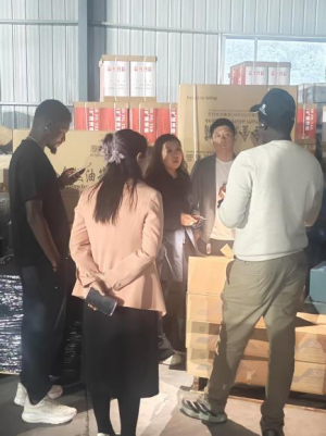 Senegalning yetakchi avtomobil ehtiyot qismlari distribyutori GKP omborga tashrif buyurdi: HOWO va SHACMAN ehtiyot qismlariga zudlik bilan yetkazib beriladi